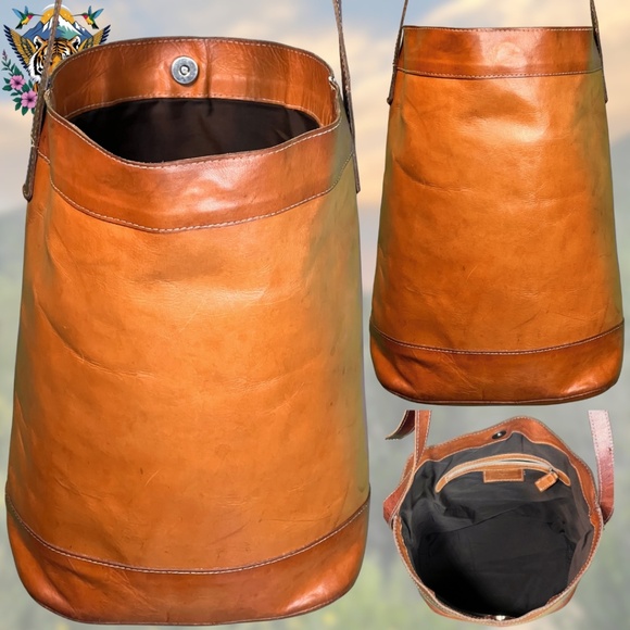 🌟Leaders in Leather: Vintage Cognac Leather Bucket Shoulder Bag🌟 - Picture 2 of 8